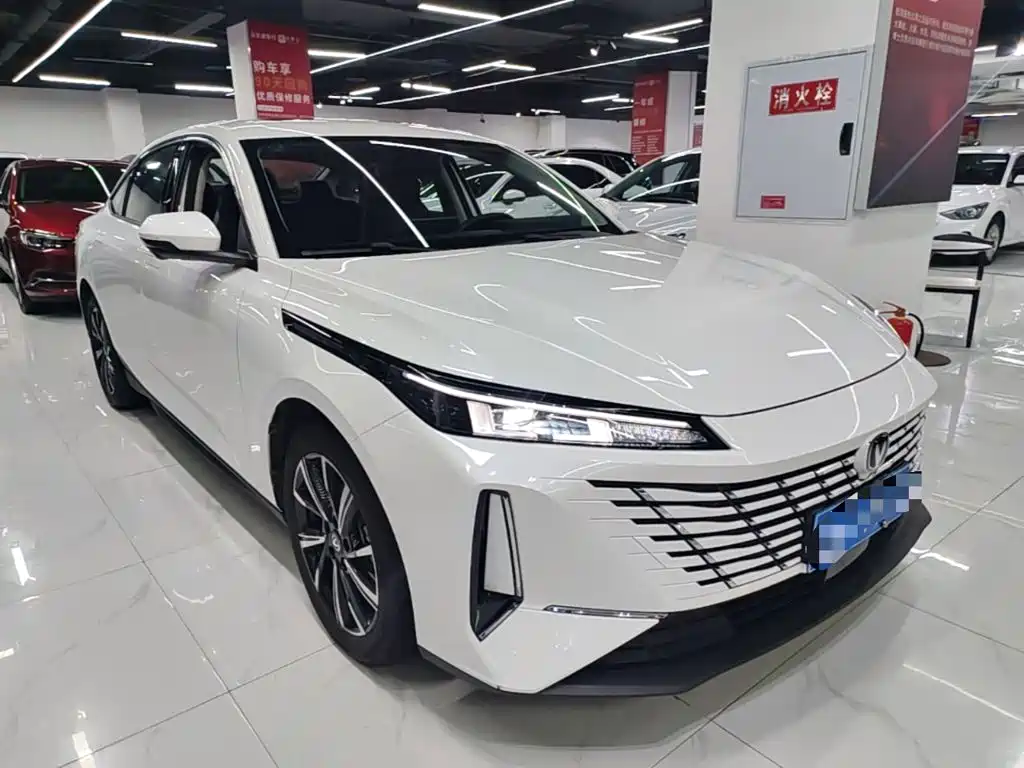 Changan Eado — миниатюра 4