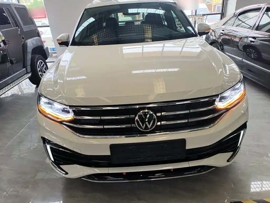 Volkswagen Tiguan L PHEV — миниатюра 3