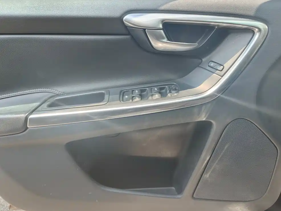 Volvo XC60 (Import) — миниатюра 9
