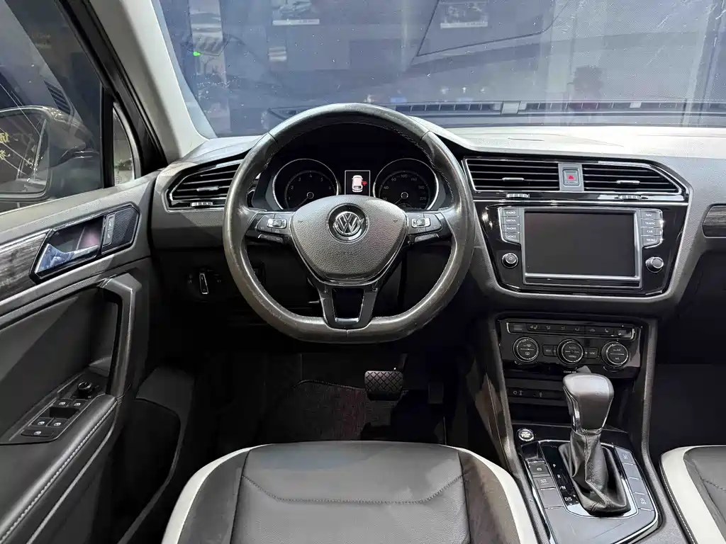 Volkswagen Tiguan L — миниатюра 8