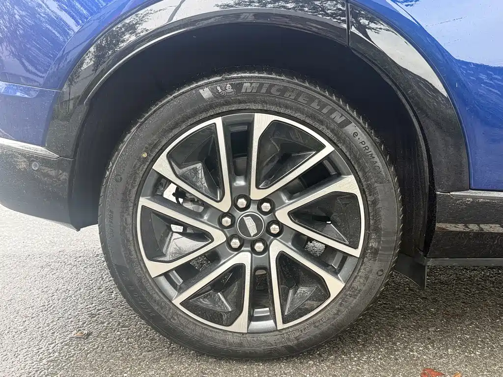 Cadillac IQ — миниатюра 13