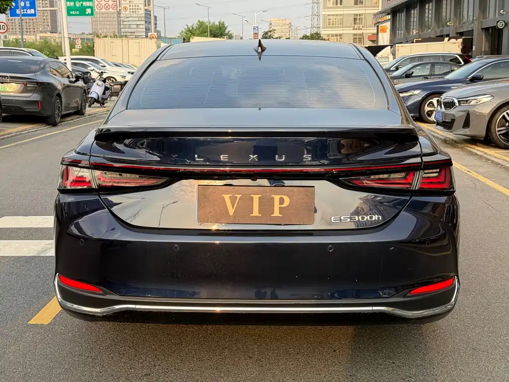Lexus ES — миниатюра 7