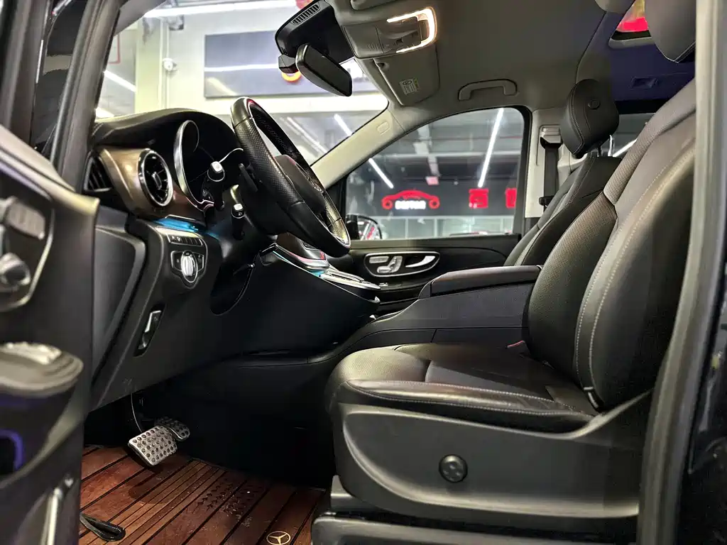 MERCEDES-BENZ V CLASS