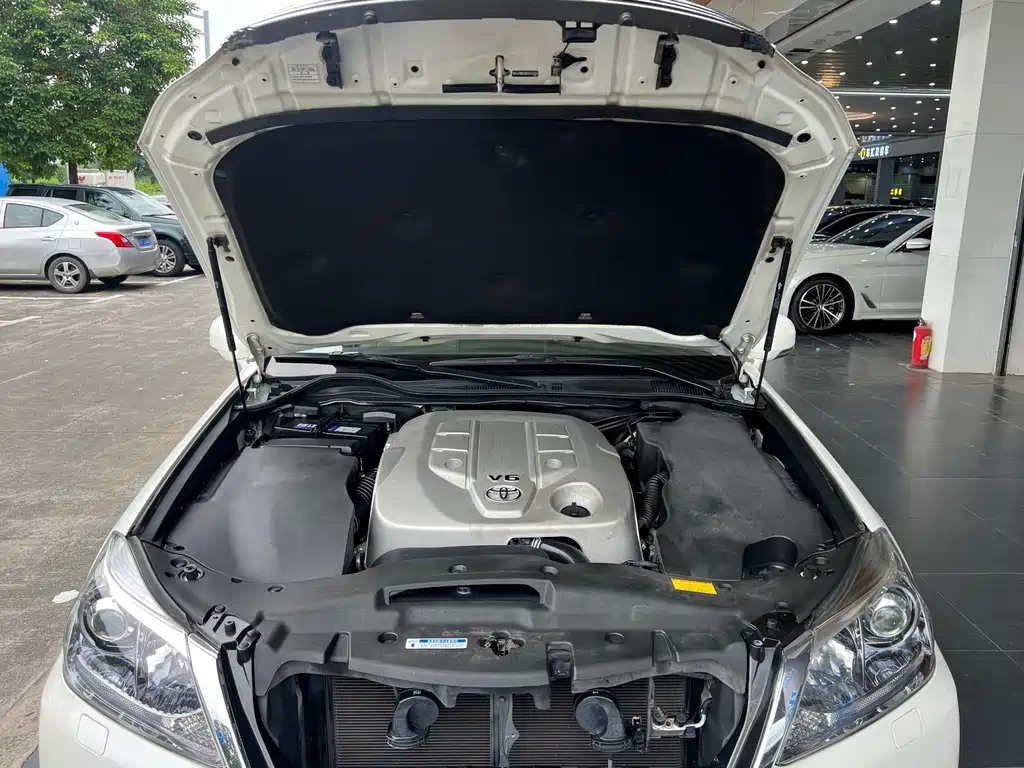 Toyota Crown — миниатюра 15