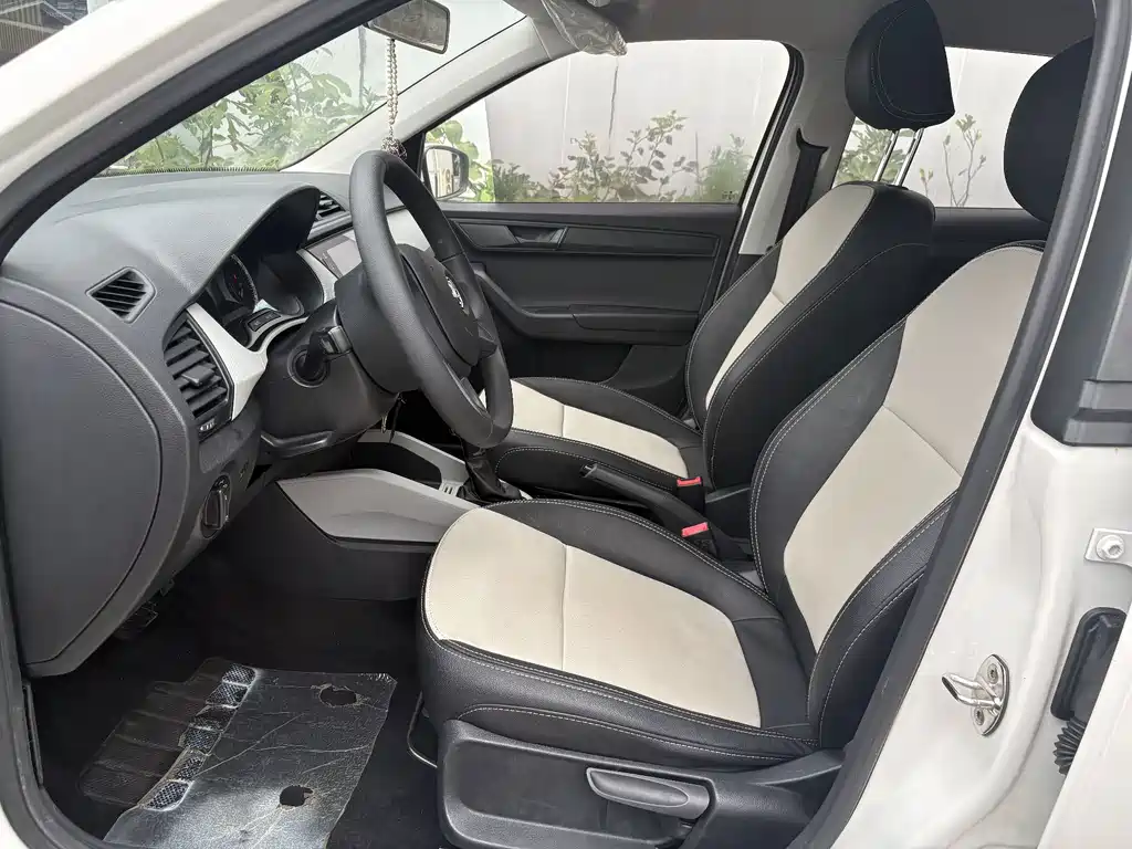 Skoda Fabia — миниатюра 10