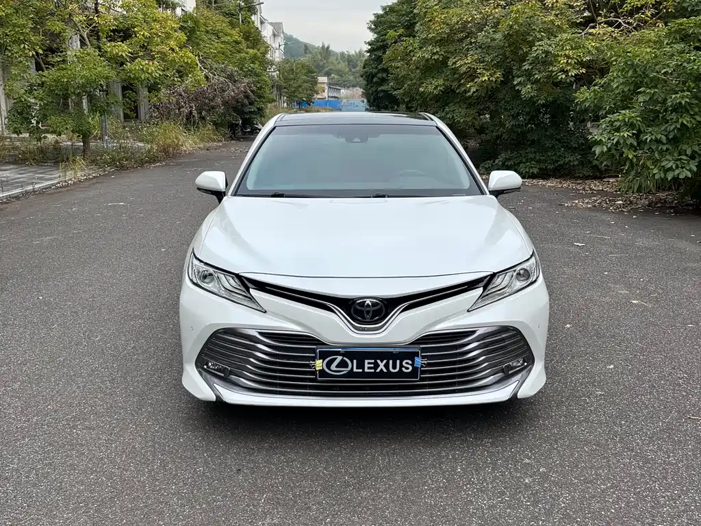 TOYOTA CAMRY