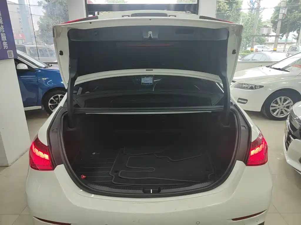 Mercedes-Benz C-Class — миниатюра 19