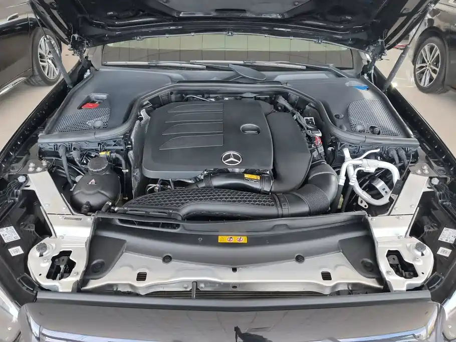 Mercedes-Benz E-Class — миниатюра 10
