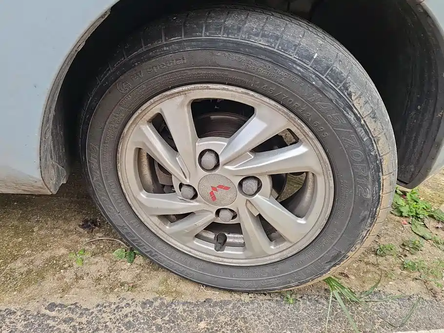 Wuling MINIEV — миниатюра 6
