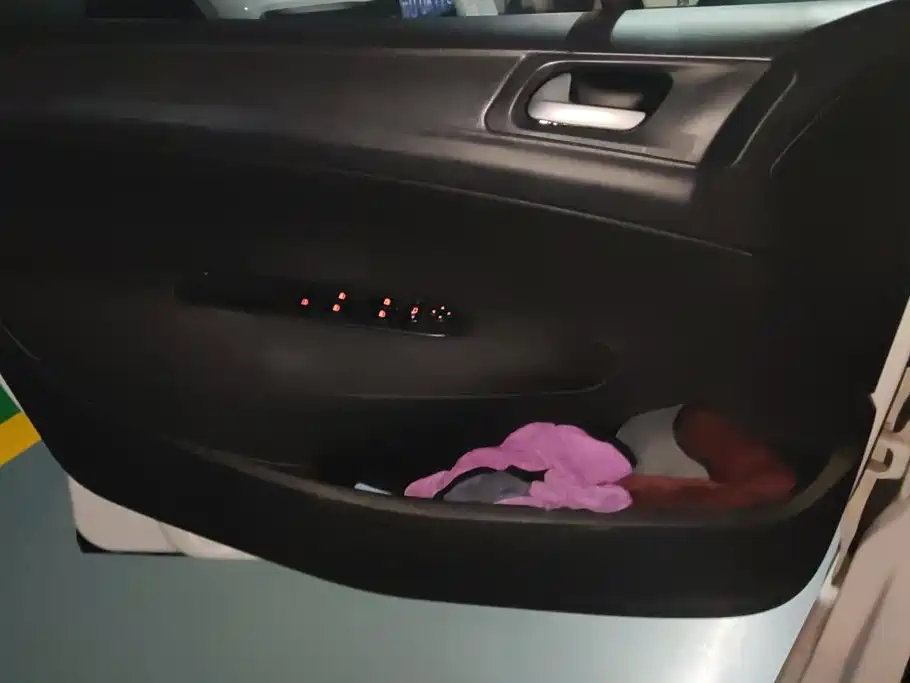 Peugeot 308 — миниатюра 7