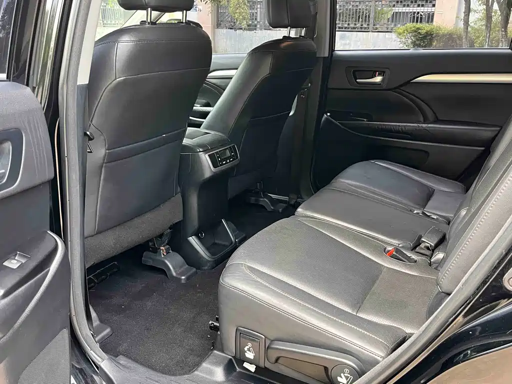 Toyota Highlander — миниатюра 13