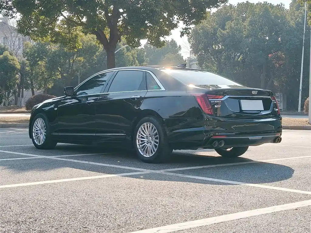 CADILLAC CT6