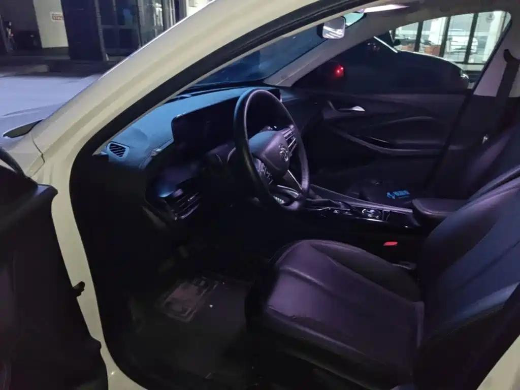 Buick Verano — миниатюра 16