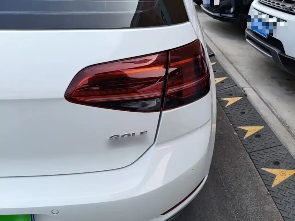 Volkswagen Golf 2018 230TSI AT Luxury