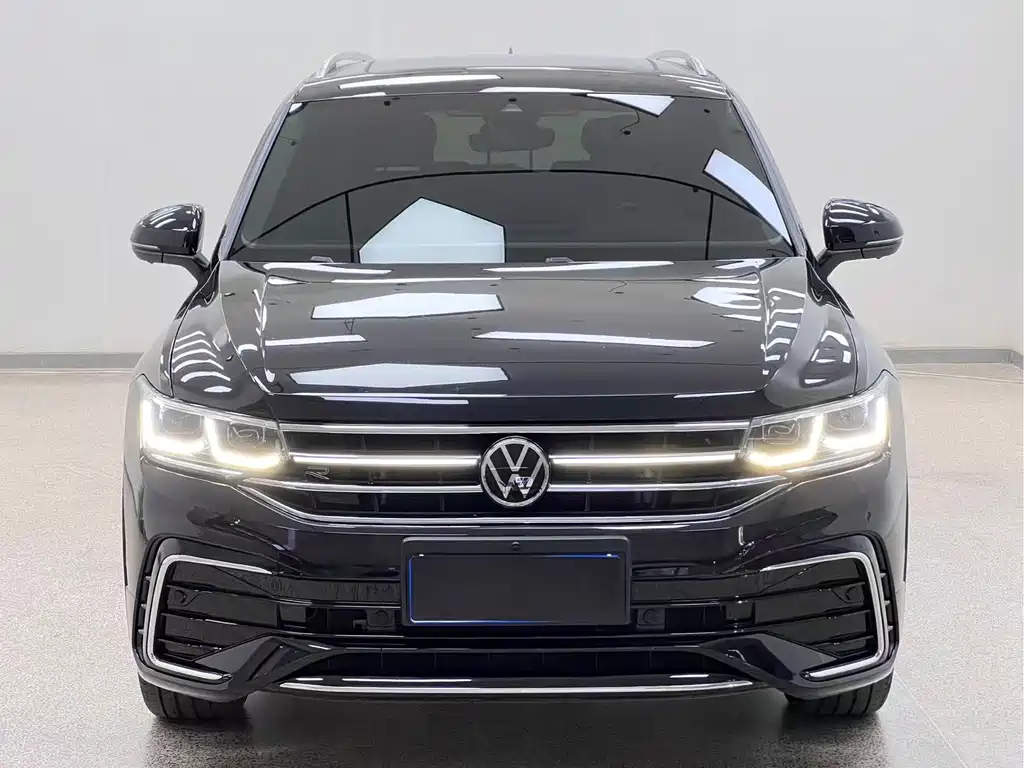 Volkswagen Tiguan L — миниатюра 2