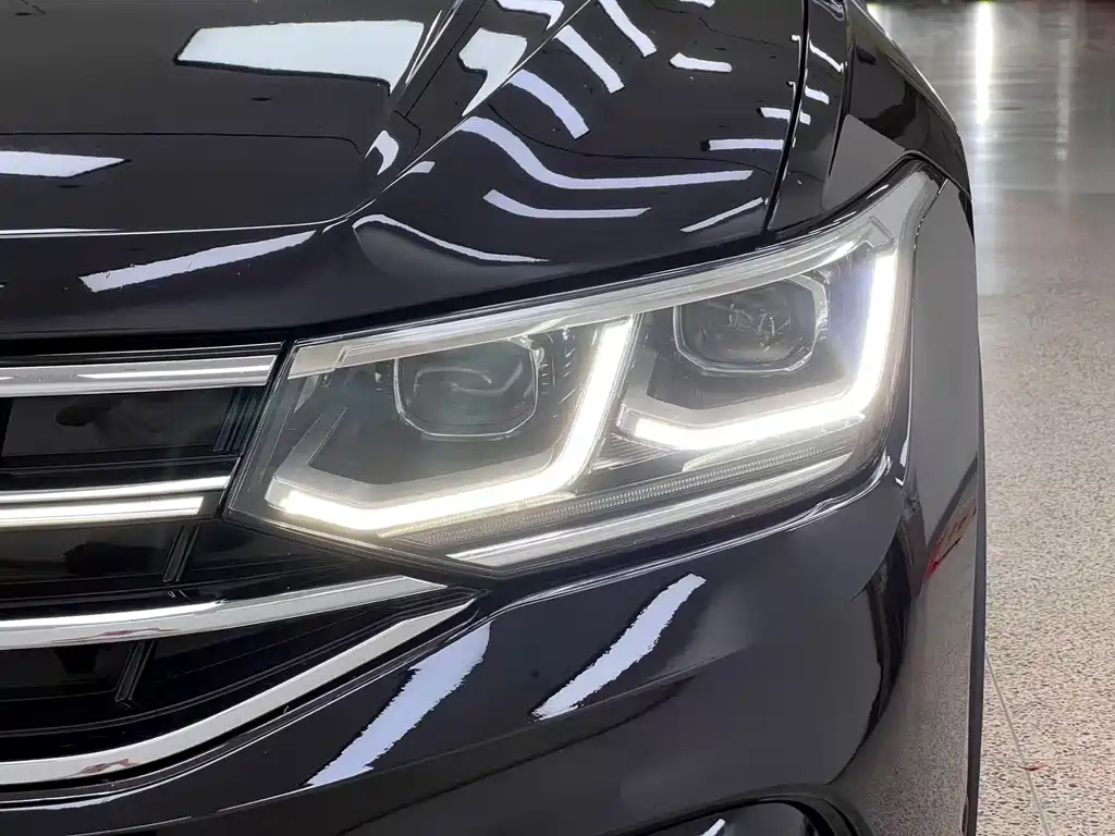 Volkswagen Tiguan L — миниатюра 11