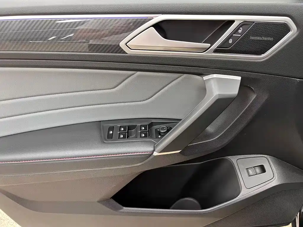 Volkswagen Tiguan L — миниатюра 23