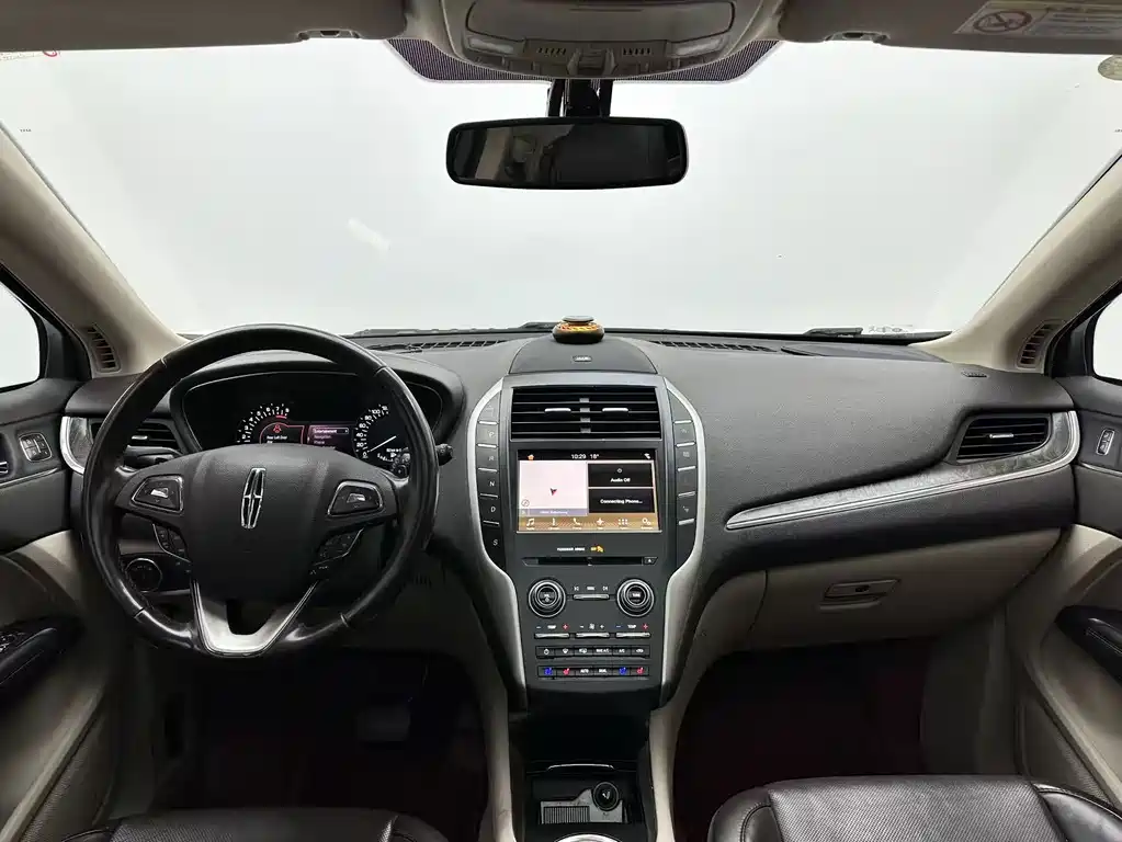 Lincoln MKC — миниатюра 8