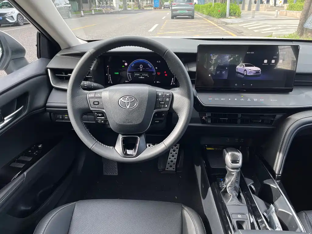 Toyota Camry 2026 2.0HS Sport