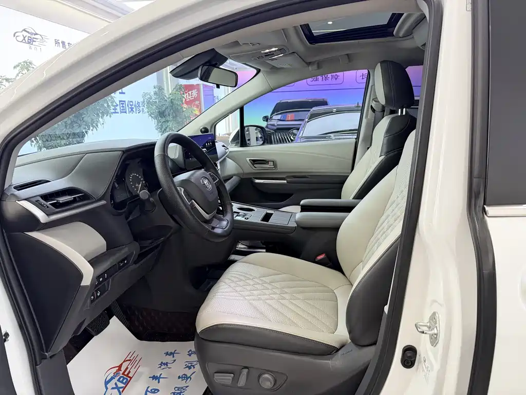 Toyota Granvia — миниатюра 4