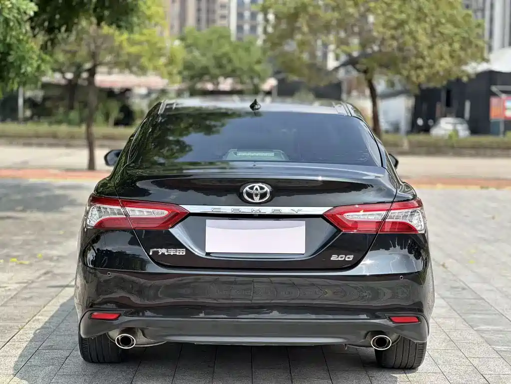 Toyota Camry — миниатюра 8