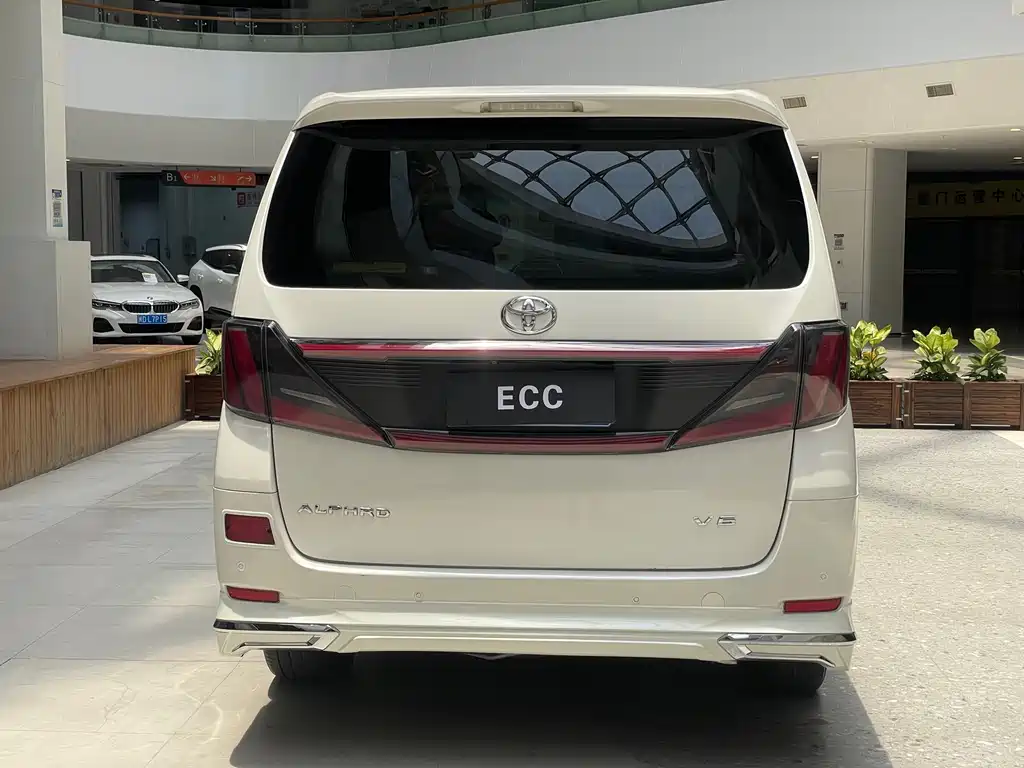Toyota Alphard 2012 3.5L Luxury