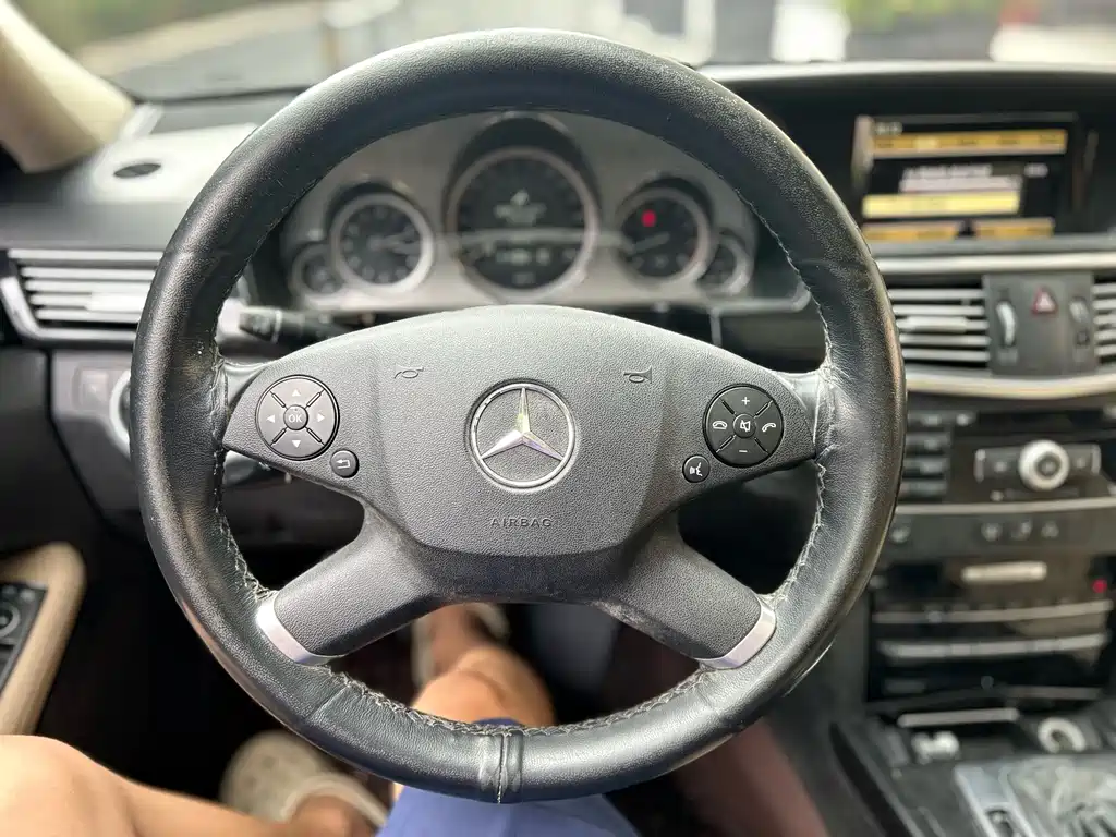 Mercedes-Benz E-Class — миниатюра 9