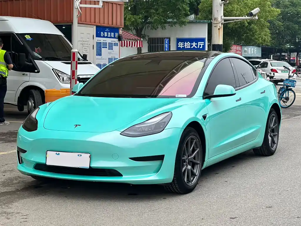 Tesla Model 3 2023