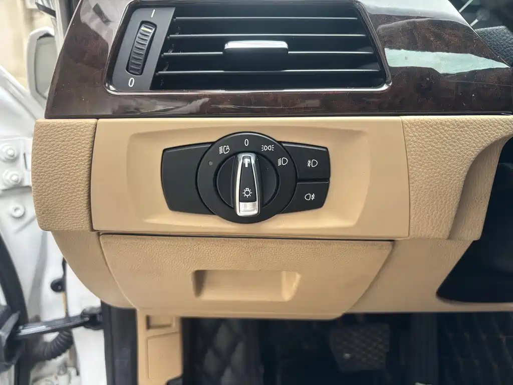 BMW 3 Series 3 2012 320i Luxury
