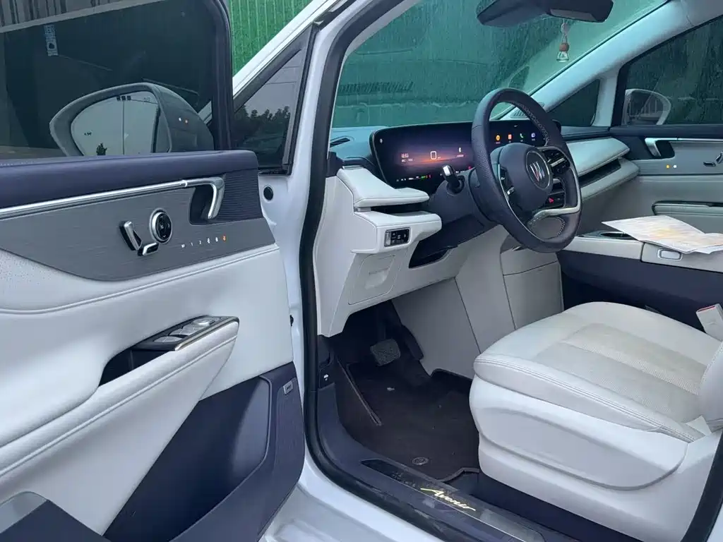 Buick GL8 Hybrid — миниатюра 6