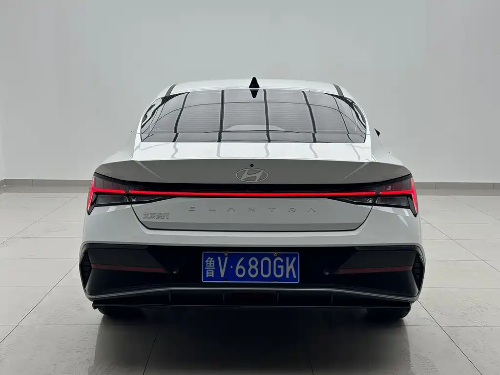 Hyundai Elantra 2023 1.5L CVT LUX Luxury