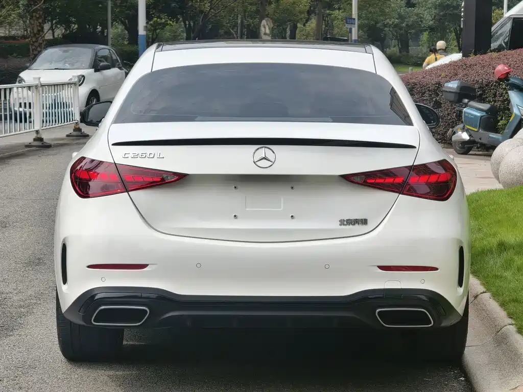 Mercedes-Benz C-Class — миниатюра 6