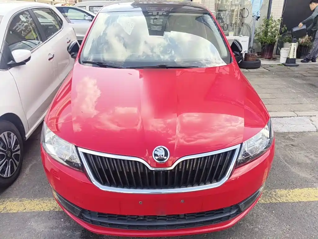 Skoda Rapid Spaceback — миниатюра 3
