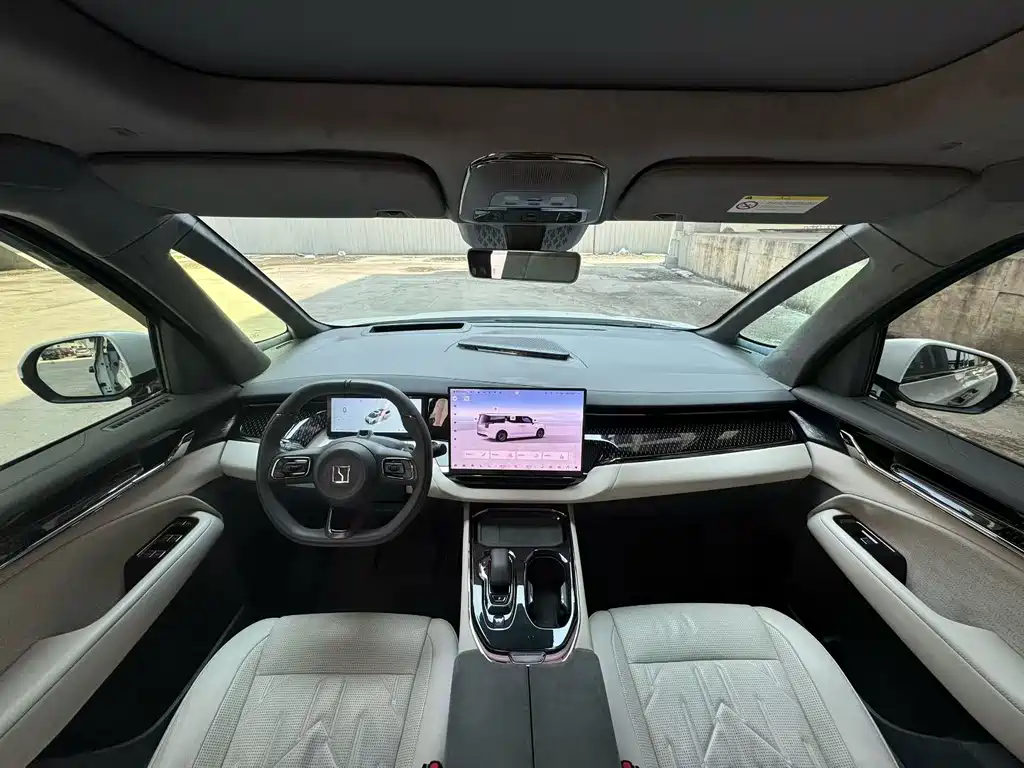 Zeekr 009 2024 мест 108kWh