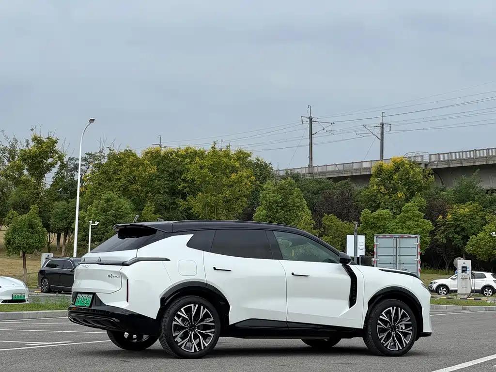 Lynk & Co 08 EM-P — миниатюра 17