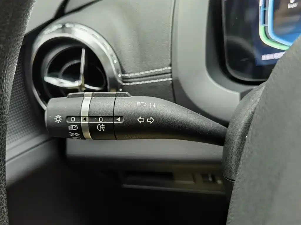 BYD Yuan EV — миниатюра 21