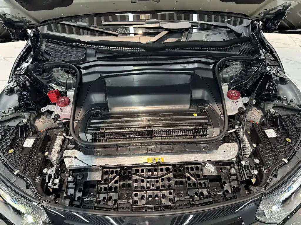 Mercedes-Benz EQE AMG — миниатюра 7