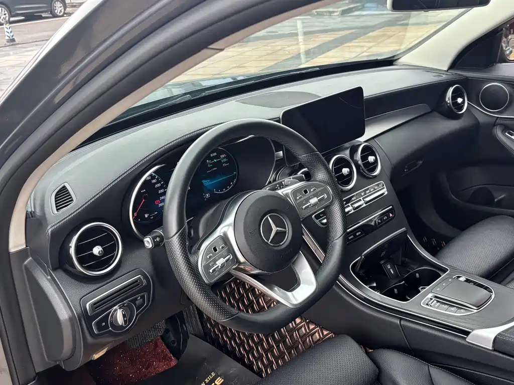 Mercedes-Benz C-Class — миниатюра 10