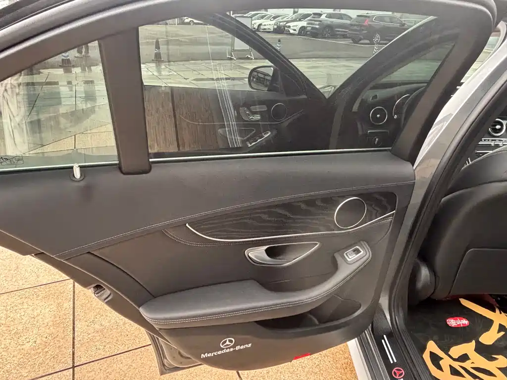 Mercedes-Benz C-Class — миниатюра 12