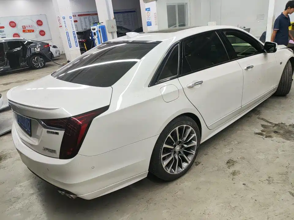 Cadillac CT6 2022 — фото 2