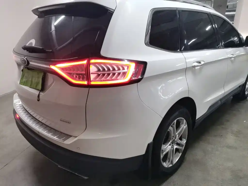Ford Edge — миниатюра 8