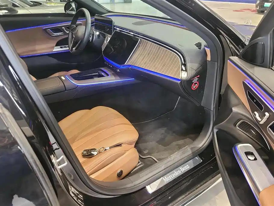 Mercedes-Benz E-Class E 2024 E 300 L Fashion