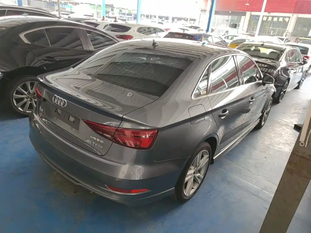 Audi A3 2019 Limousine 35 TFSI Fashion VI