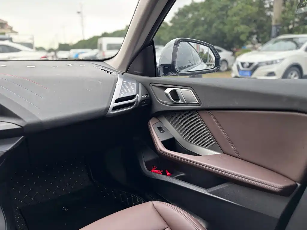 BMW 2 Series — миниатюра 14
