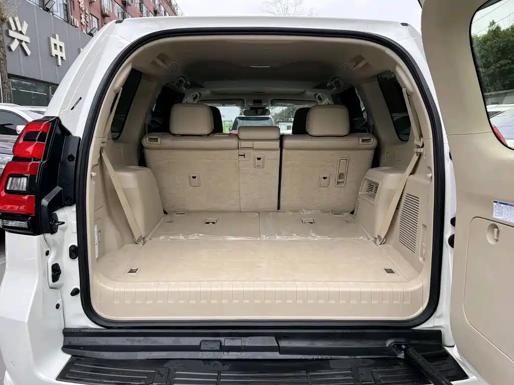 Toyota Land Cruiser Prado 2023 4.0L AT