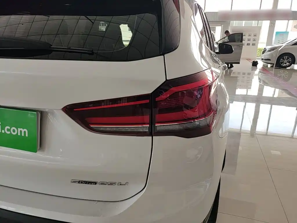BMW X1 2021 sDrive25Li Lead
