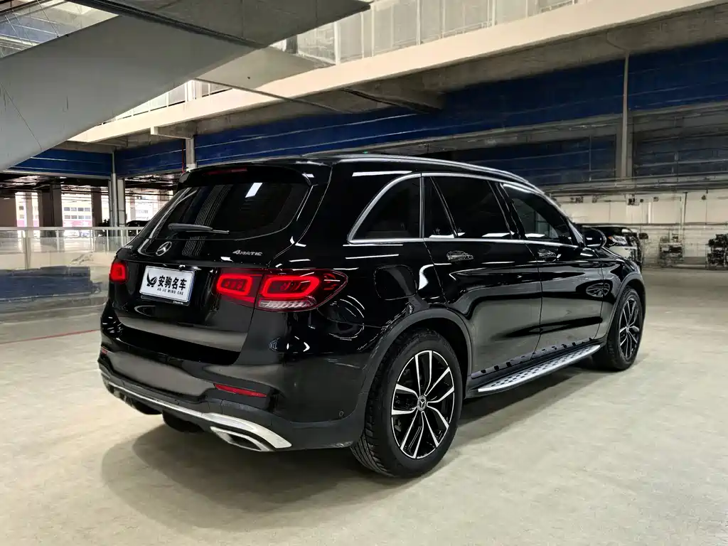 MERCEDES-BENZ GLC