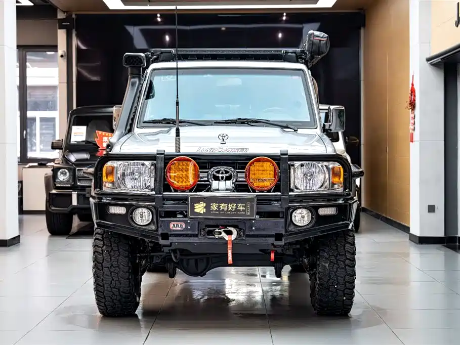Toyota Land Cruiser LC76 2016 4.0L