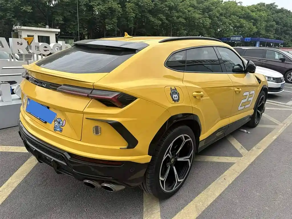 Lamborghini Urus 2021