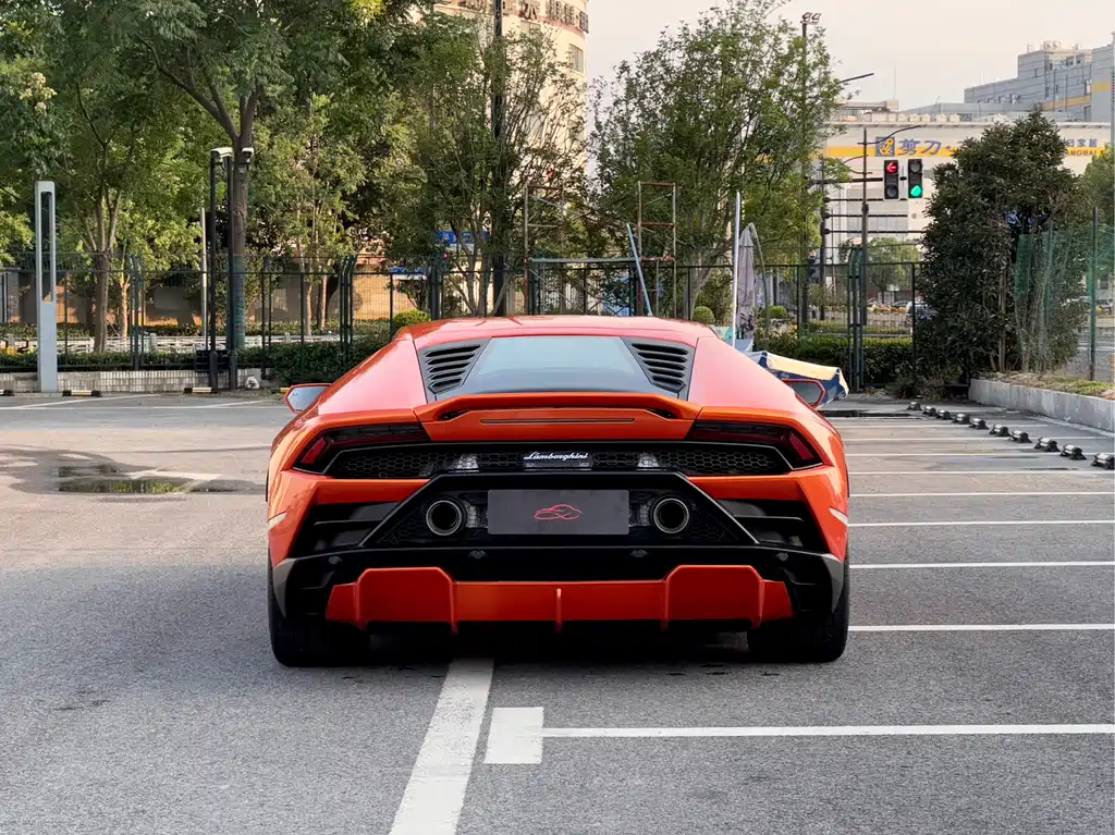 LAMBORGHINI HURACÁN
